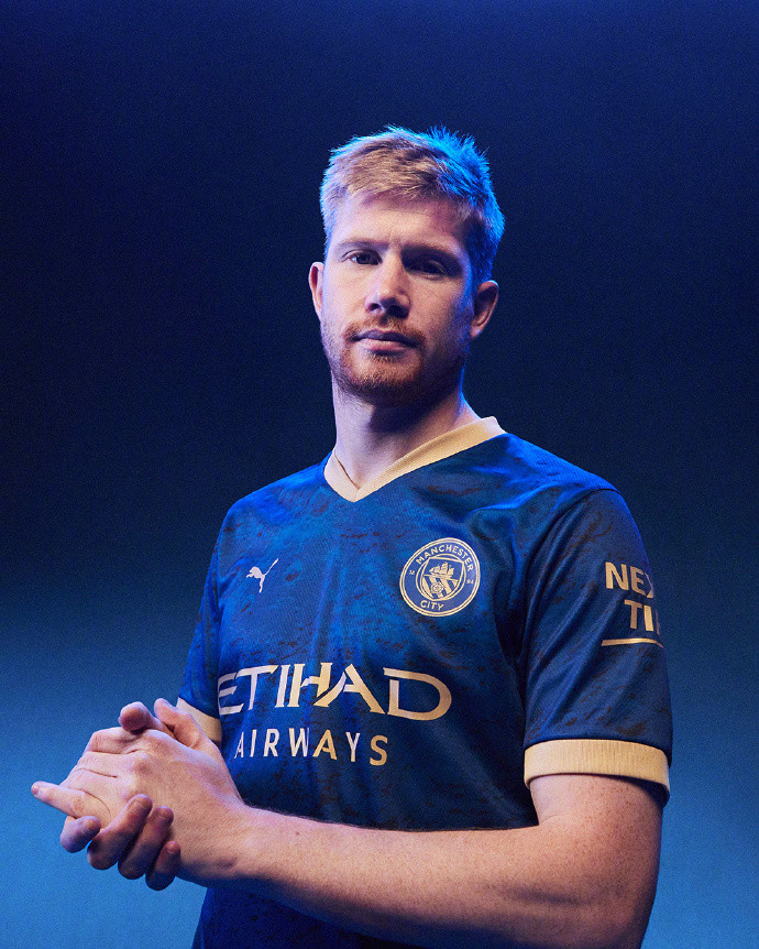 门将关键扑救锁定胜利（门将神扑定胜局）