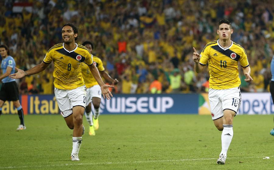 张外龙：曾跟球迷承诺一定会回到重庆；跪谢最努力的球员们（张外龙称曾许诺定会回到重庆，跪地感谢最拼的球员）