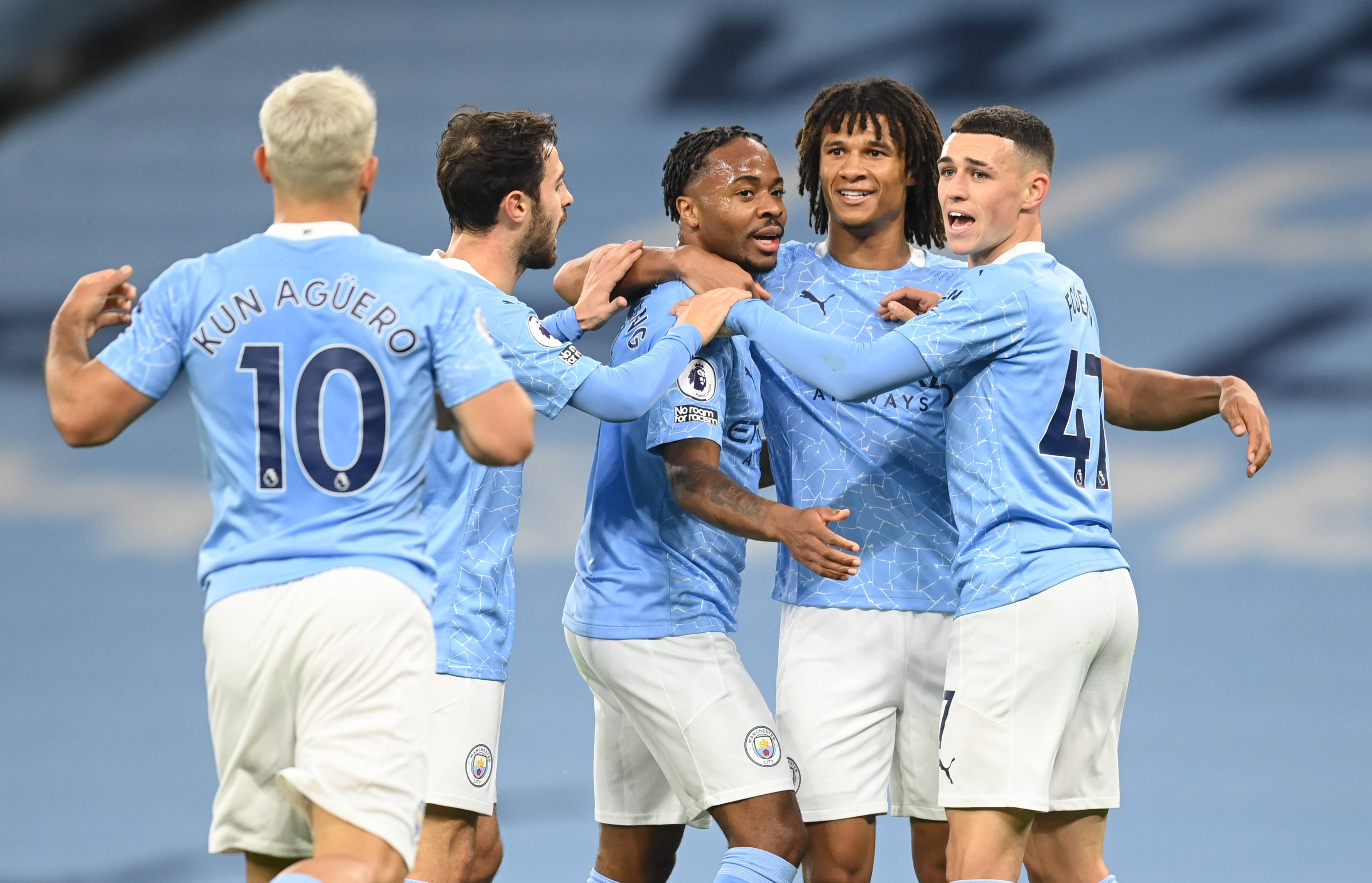 斯洛特下课？曝利物浦高层愿等到新年前 仍盼他过难关（斯洛特帅位告急？曝红军高层愿等到新年前，仍期望他挺过难关）