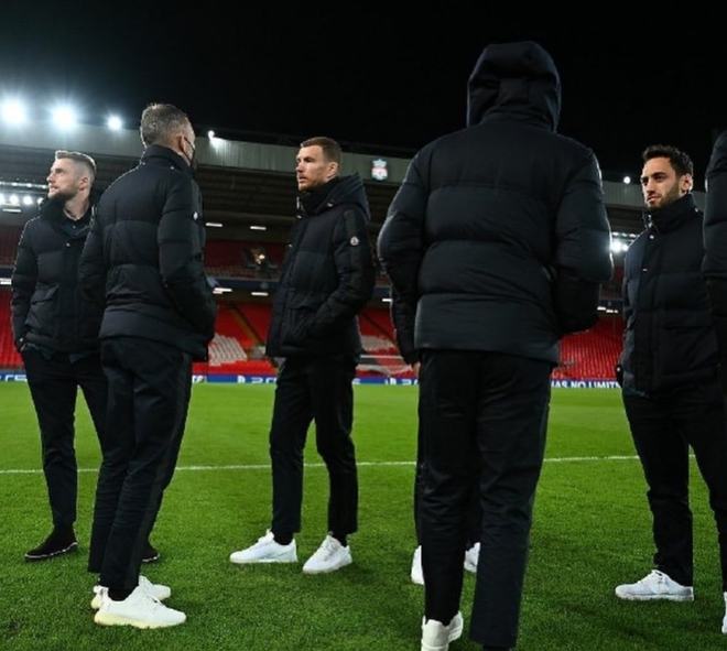 韩媒：热刺小将梁民革疑似因护照问题未能随队返回英国（韩媒称热刺小将梁民革或因护照手续受阻，未与球队一同回到英国）