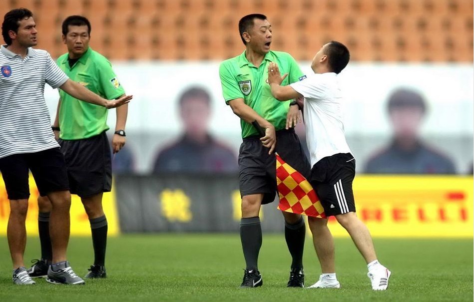 足球中超球队再度更换外援，阵容大洗牌（中超球队再度调整外援，阵容全面重组）