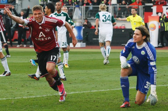 离大谱了！ 范戴克你退个锤子的退啊！利物浦1：1桑德兰！ 主队信仰只为英超（离谱至极！范戴克这退啥退？利物浦1-1桑德兰，主场信仰只为英超）