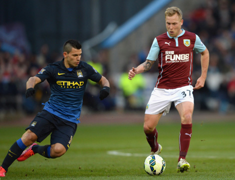 澳超半场：维迪奇补时扳平，奥克兰FC暂1-1布里斯班狮吼（澳超半场战报：维迪奇补时扳平，奥克兰FC暂与布里斯班狮吼1-1）